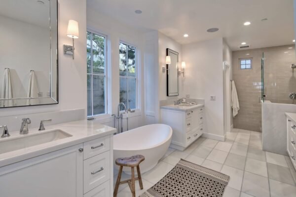 Expert Bathroom Remodeling in Oakland: A Guide to Transforming Your Space